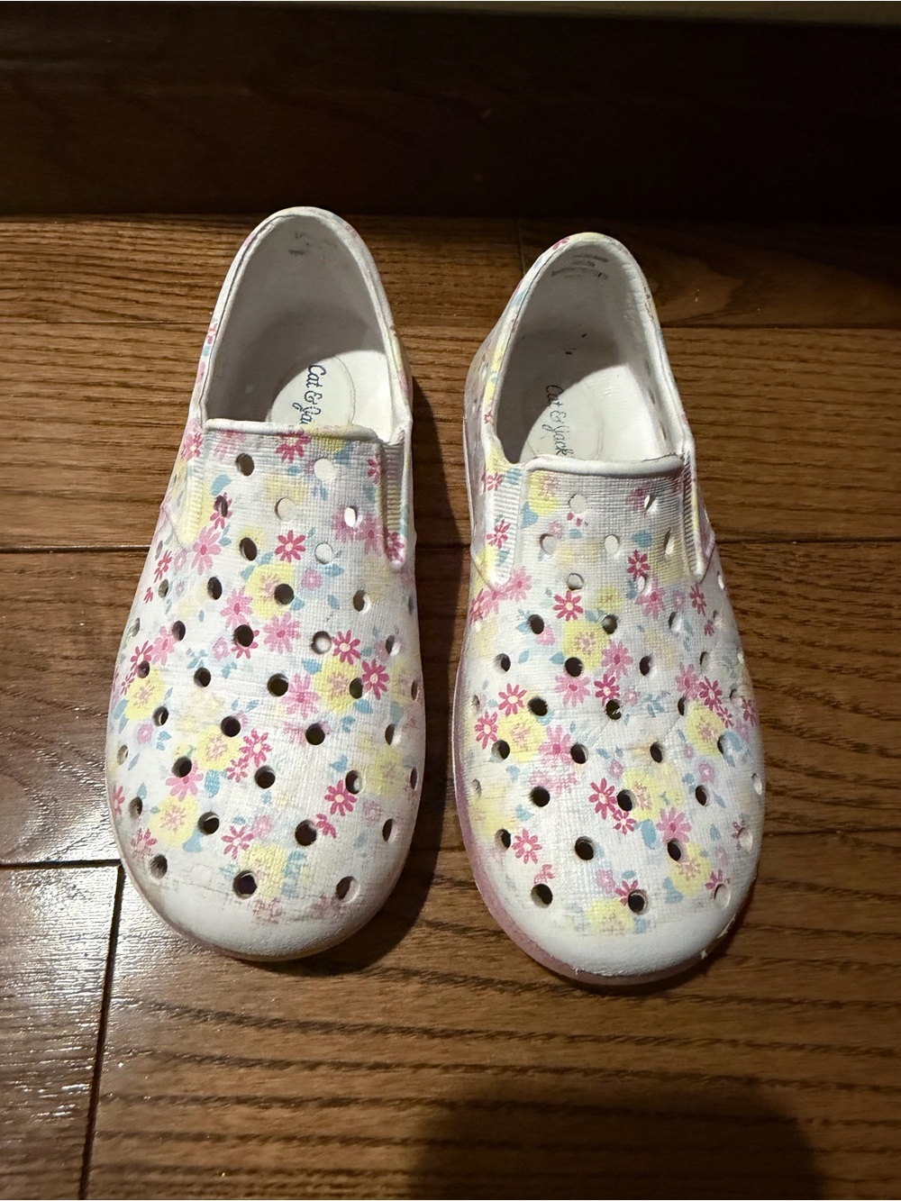 Cat & Jack White Floral Slip-On Water Shoes with Pink and Yellow Flowers